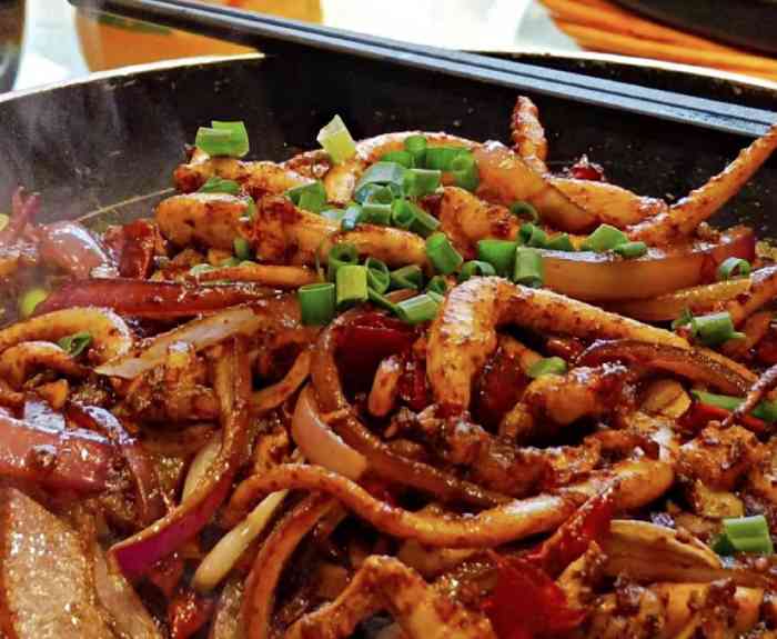 湖南家常菜(中意一路店)-"今天妹妹过生日,特意选了一家,绿草地湘菜