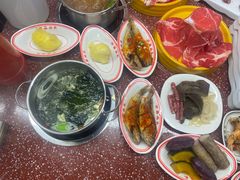 -四囍码头海鲜烧烤自助火锅(外滩南京东路悦荟广场店)
