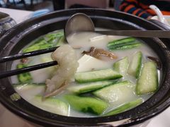 鸡汤杂菌酿豆腐煮花胶-广州酒家(文昌总店)