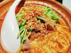 沙茶酱肥牛煲仔面-開籠雀冰室(同和金铂店)