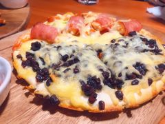 鲜虾红豆双拼披萨-秀儿家の小确幸融合西餐厅(万达店)