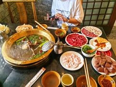 -周老三跷脚牛肉·全牛火锅(非遗传承店)