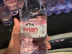 -涨巢·潮玩水疗局