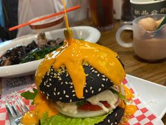 瀑布芝士牛肉汉堡-肥韬茶餐厅(南山mini店)