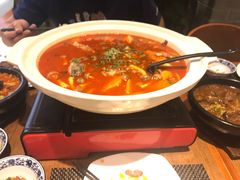 云南特色酸汤鱼-滇越乘象云南餐厅(次渠店)