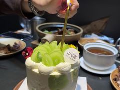 -山与蓝·轻糖鲜果蛋糕(勒泰店)
