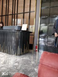 -侨治发型
