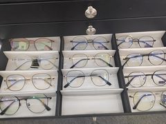 -浮光眼镜·蔡司视觉合作·数字验配中心(陆家嘴店)