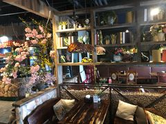 -春天里·老街坊餐厅(港隆广场店)