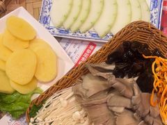 -山悦里 山野·鲜火锅(罗斯福广场店)