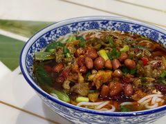 酸辣肥肠粉-湖南常德牛肉米粉(十梓街店)