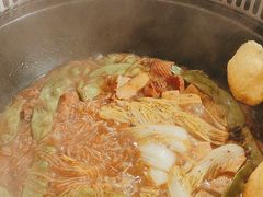 -哈尔滨烧烤·山河村铁锅炖(交大店)