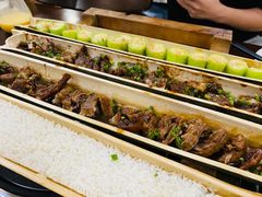 -胡须哥网红竹筒菜