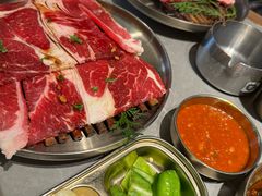 -草家酱蟹炭火烤肉店(珲春南路一店)