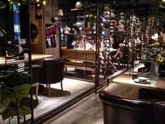 大堂-临界音乐酒馆·小龙虾·江湖菜(华熙LIVE·鱼洞店)
