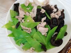 -乡土特色.冷锅鱼.牦牛肉汤锅