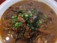 小鸡炖蘑菇-石老头关东饺子王·东北菜(嘉华鑫城店)