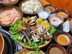 -阿山卓·野生菌火锅·纳西火塘烤肉