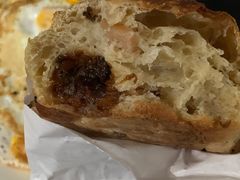 白巧西梅恰巴塔-慢熟面包店bud bread(孩儿巷店)
