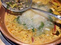 -洱火云南酸菜牛肉火锅(石景山当代商城店)