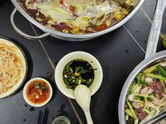 -周良天山牛杂城(天山路总店)