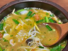 -良米山·云南野生菌过桥米线(上海首店)