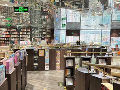 -钟书阁(群光广场店)