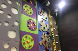 -蹦贝运动中心·蹦床·攀岩·闯关(龙岗店)