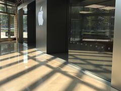 -Apple零售店(华贸购物中心店)