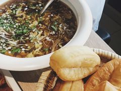 小油条配酸辣汤-味莊·青岛菜(云霄路店)