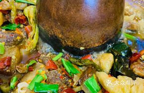 Qianshahu Special Tujia Hot Pot