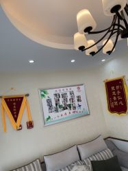 -苗医生专业祛痘·皮肤管理