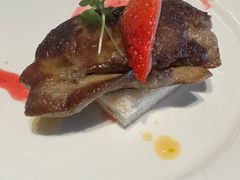 -大中华希尔顿酒店-念自助餐·嗨啤·小龙虾