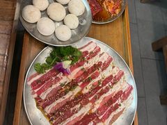 -明洞阿姨·韩式酱蟹烤肉·创意料理(方庄店)