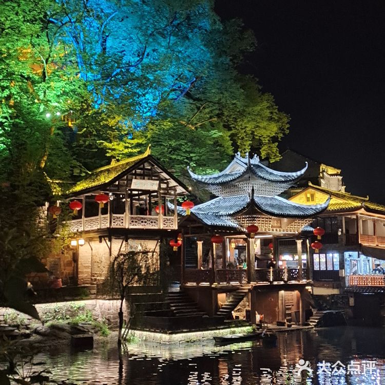 凤凰古城的夜景