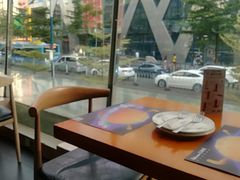 靠窗位-Pelicana百利家炸鸡(江南西名店城店)