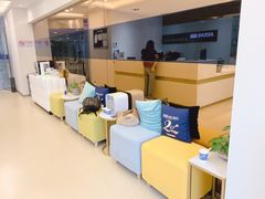 -瑞尔齿科(南京东路名人诊所)