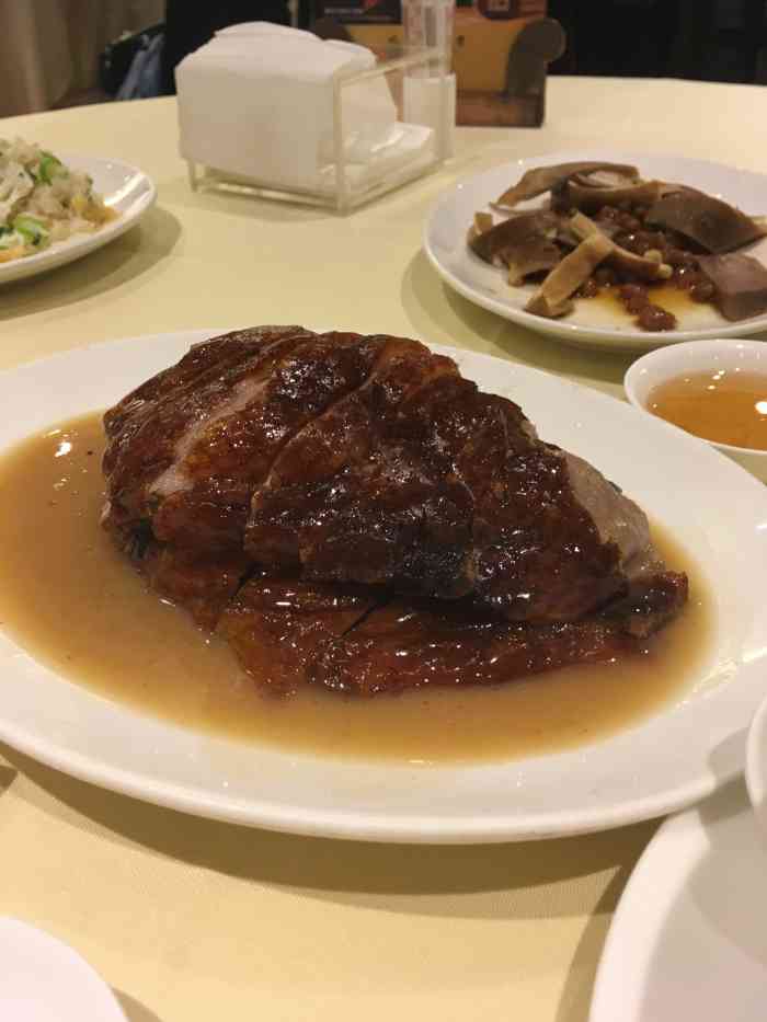 镛记酒家-"一个人点了小份烧鹅,一份酸姜皮蛋,一碗云.