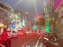 -六合夜市