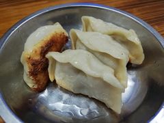 -黄阿姨锅贴大王(万航渡路店)