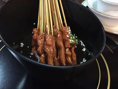 -虾弄弄海派小龙虾·牛羊蝎子火锅