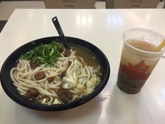 鑫花溪牛肉米粉(凤凰店)-鑫花溪牛肉米粉(凤凰街创始总店)