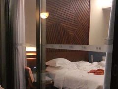 -三亚湾海居铂尔曼度假酒店