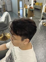 点击看大图 -即型男士理发工作室