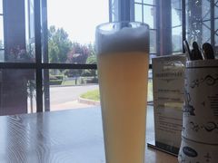 小麦啤酒-普兰达德国餐厅·德式脆皮烤猪肘·自酿啤酒(观唐店)
