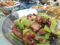-刘姐啤酒鱼民族演艺餐厅(西街总店)