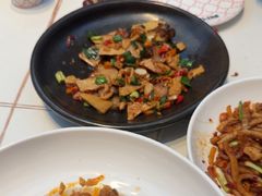 -阿瓦山寨·湘菜现炒·剁椒鱼头王(咸阳总店)