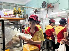 -Bánh Mì Huynh Hoa