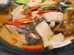 农夫山泉炖的鱼头（红烧）-7017浙菜•建德味(中财店)