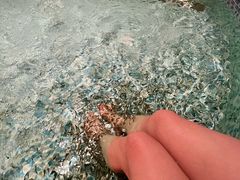 -涨巢·潮玩水疗局